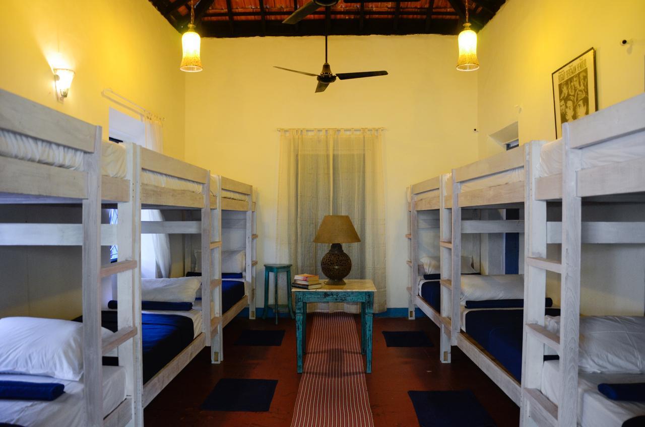 Woke Arpora Hostel Buitenkant foto